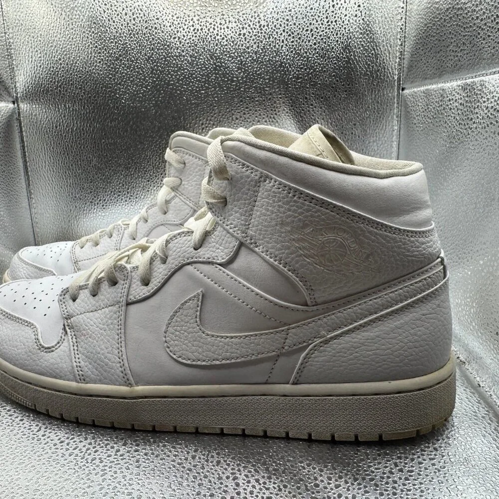 Size 13 Nike Air Jordan 1 Mid Triple White‎ Mens Basketball Shoes 554724-130